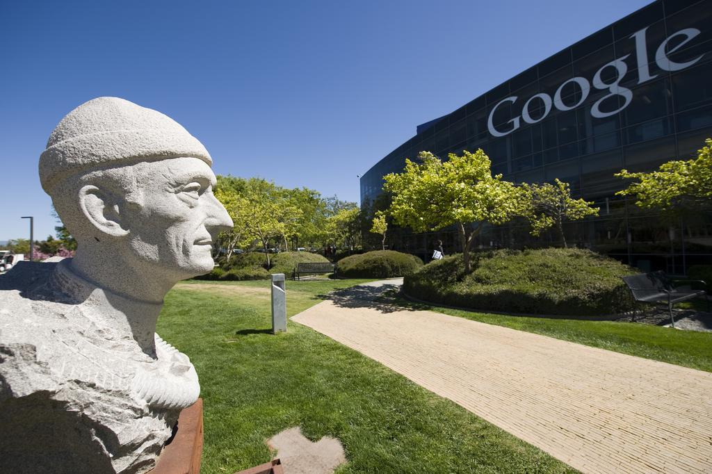 https://blog.travelmarx.com/2013/08/google-heads-legends-of-sea-sculptures.html